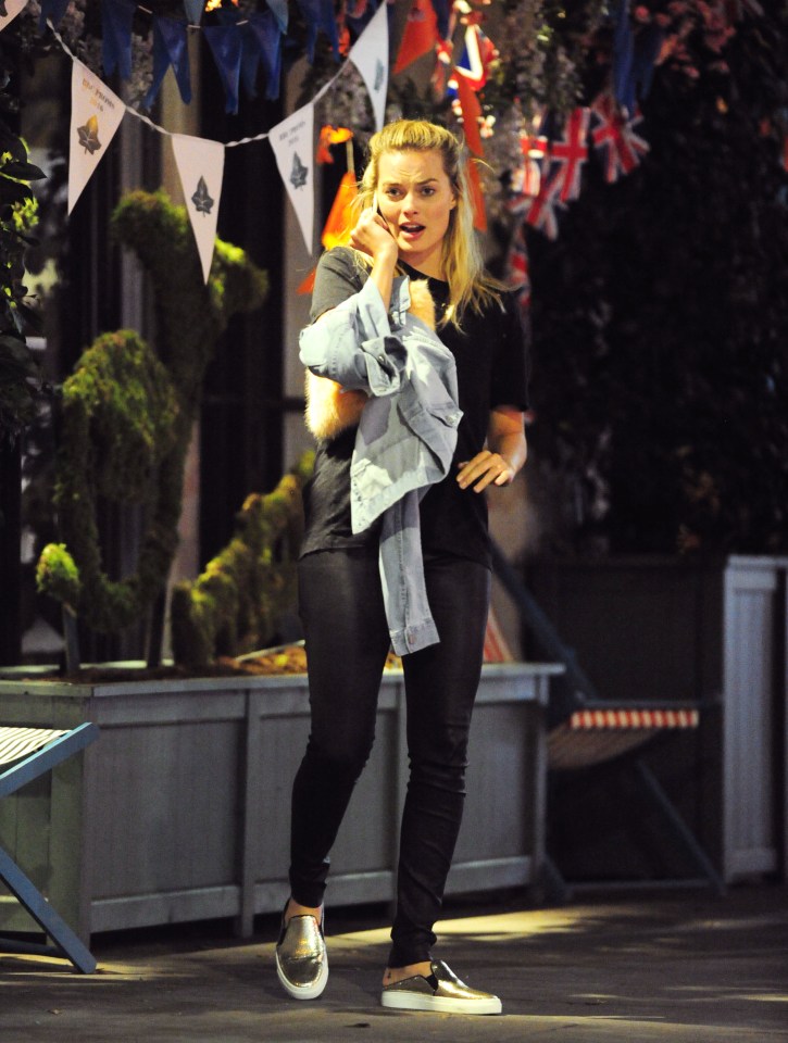 Margot was spotted outside having an animated conversation on her phone