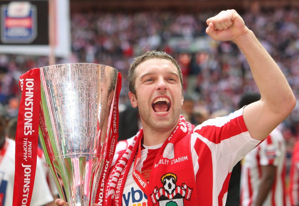 Football - Carlisle United v Southampton Johnstone's Paint Trophy Final - Wembley Stadium - 28/3/10 Southampton's Rickie Lambert celebrates with the trophy Mandatory Credit: Action Images / Paul Childs Livepic