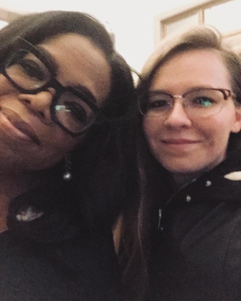 The babysitter takes a selfie with US talkshow host Oprah Winfrey 