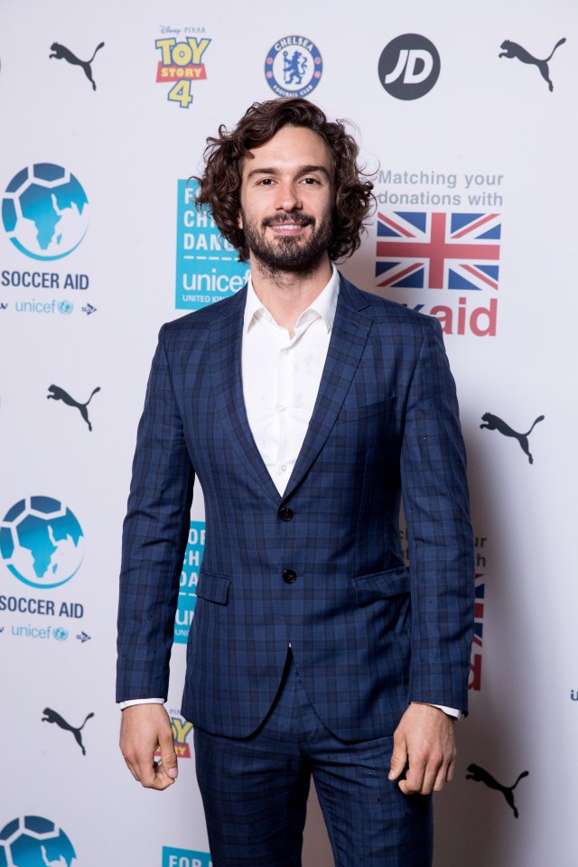 Joe Wicks will be taking to the pitch