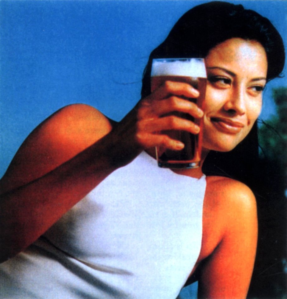 Melanie Sykes in a Boddingtons Bitter advert.