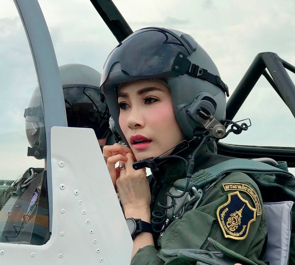 Sineenat had trained as a pilot in Thailand and abroad, served in the King's royal bodyguard unit, and in 2019 was awarded the rank of a major-general