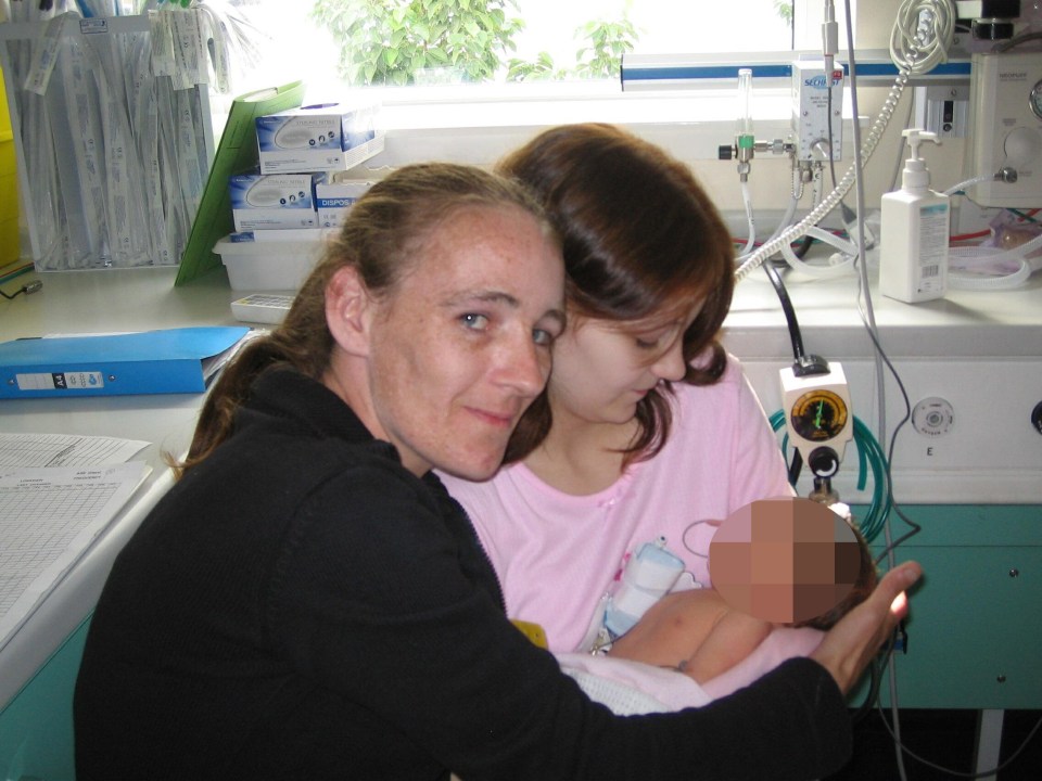 Tressa with mum Tracy Tallons in the hospital after giving birth