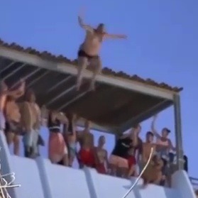 La Mascotte's latest clip from a French waterpark went viral