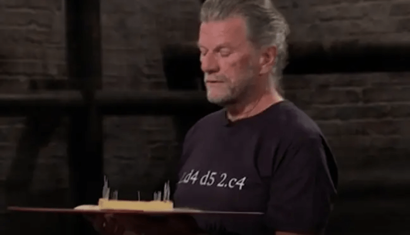 The contestant caught the eye of all the viewers with his t-shirt