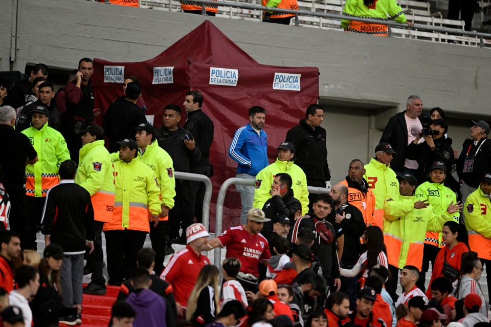 A supporter fell to their death during the River Plate game against Defensa y Justicia