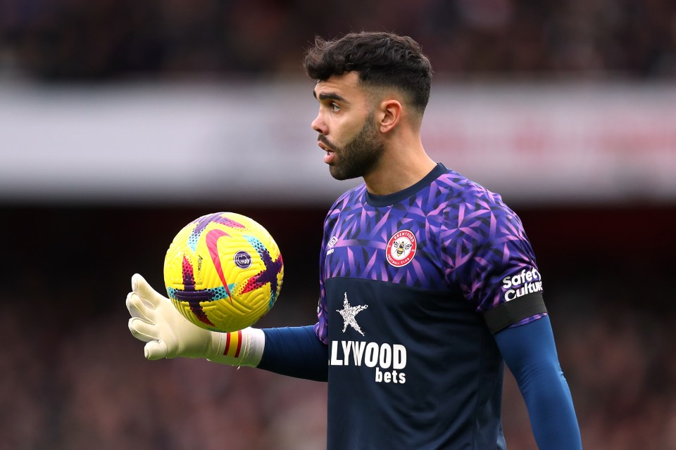 Bayern Munich are ready to hijack Chelsea's move for Brentford goalie David Raya