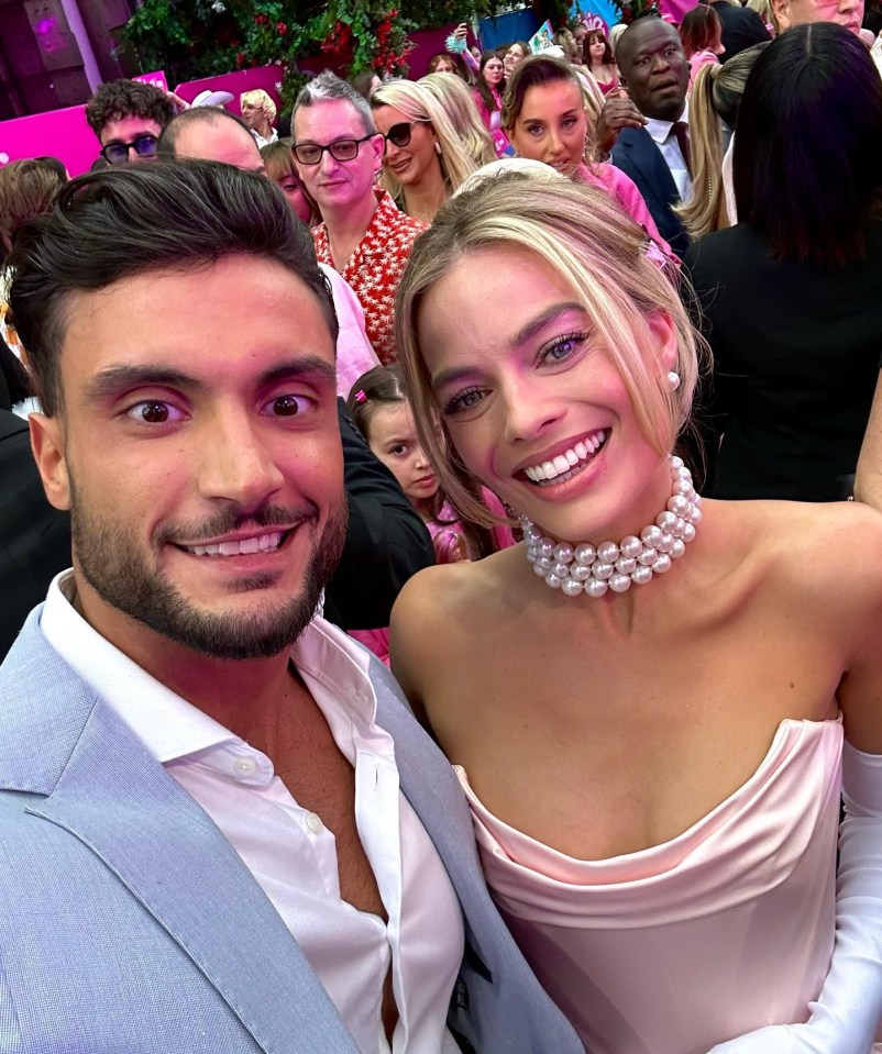 Ekin-Su's ex, Davide Sanclimenti, also got a selfie with the Australian actress