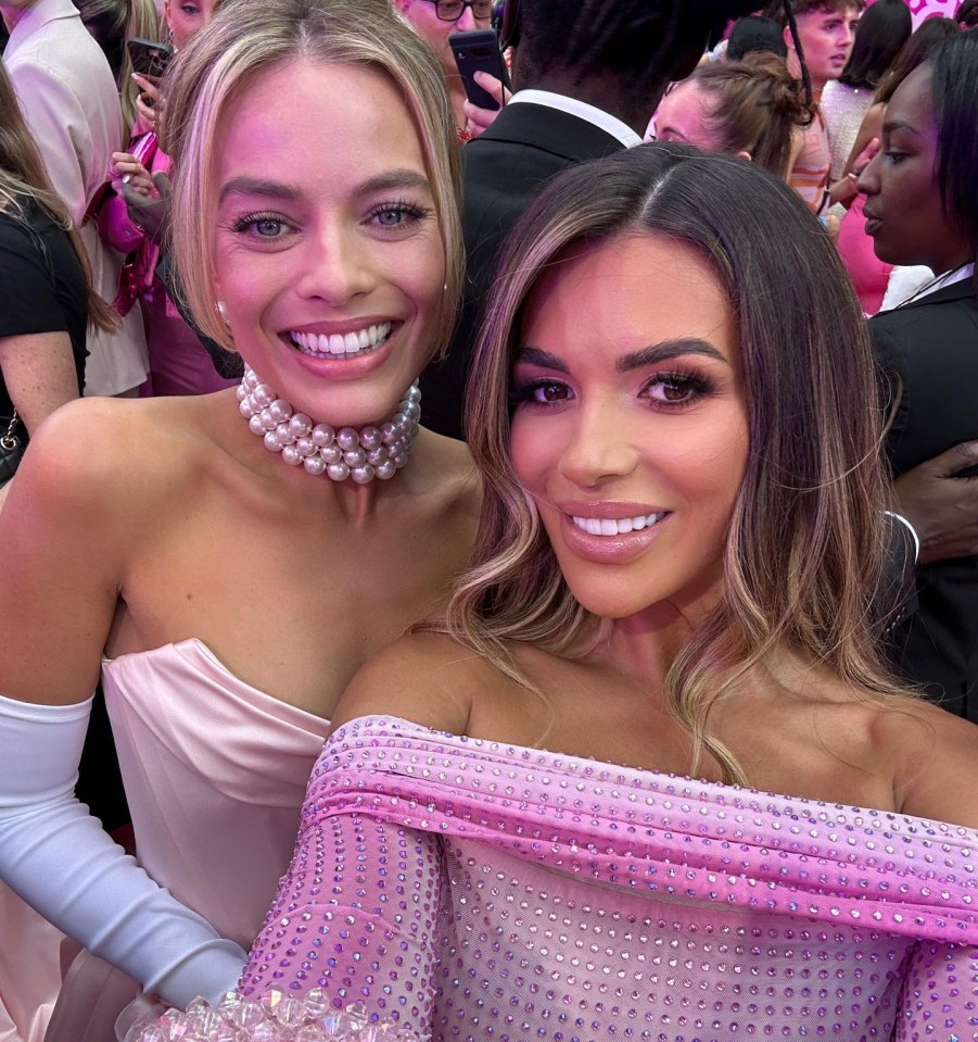 Margot and Ekin-Su bumped into each other at the movie’s glitzy premiere