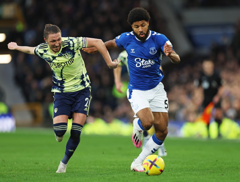 Ellis Simms battles with Leeds defender Luke Ayling