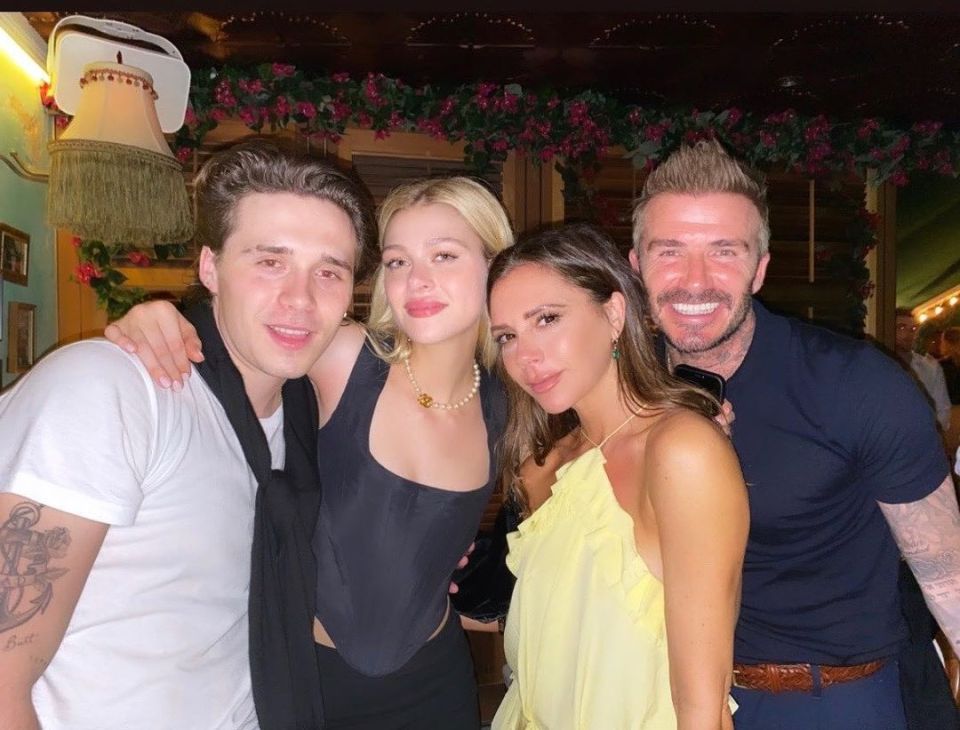 Brooklyn, Nicola, Victoria and David pose together