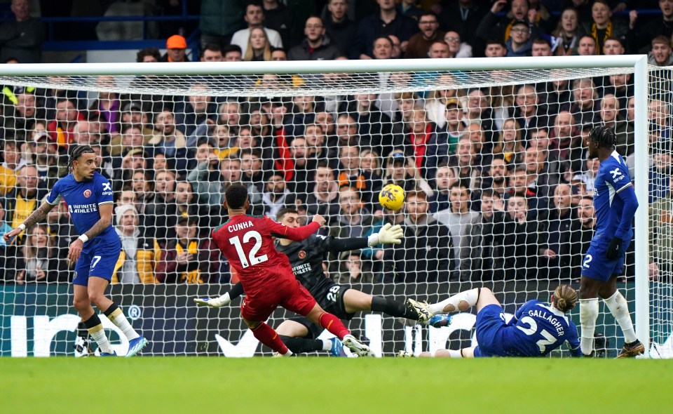 Cunha made it 3-1 in front of the away fans