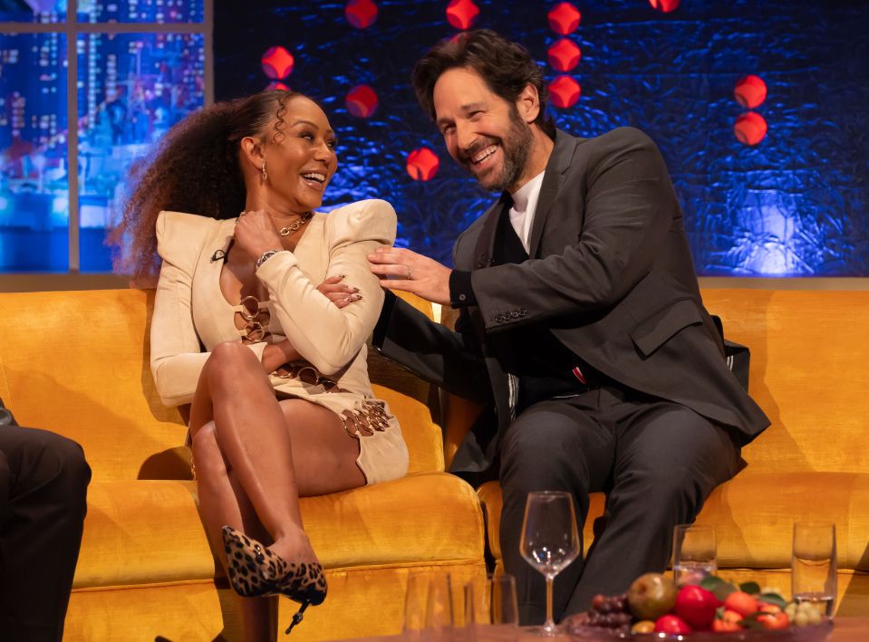 She appears to have Marvel star Paul Rudd in floods of tears