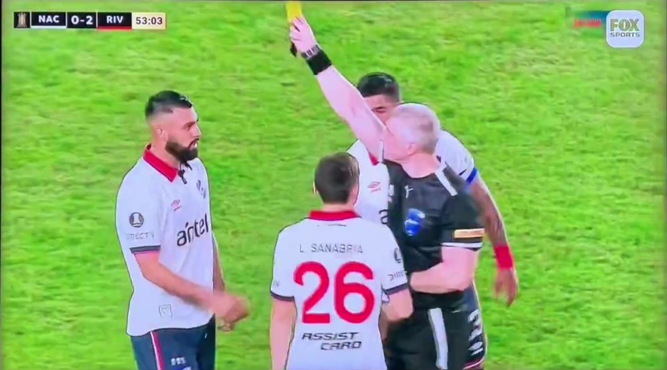 Nacional kept all their players on the pitch before sealing a 2-2 comeback