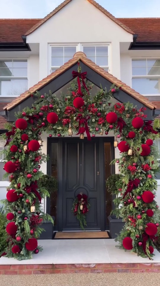 Billie Faiers showed off her incredible Christmas decorations outside her Essex mansion
