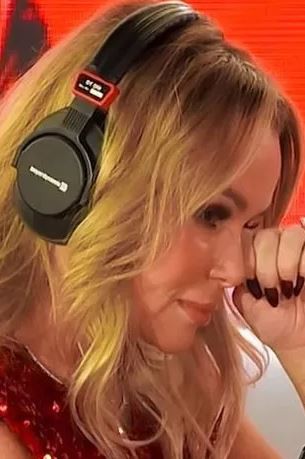 Heartbreaking moment Amanda Holden breaks down in tears live on air after emotional message
