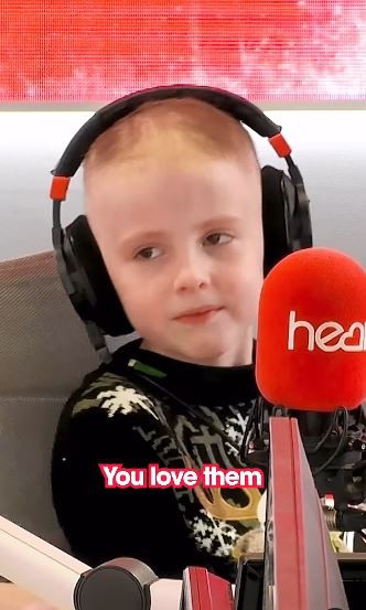 Heartbreaking moment Amanda Holden breaks down in tears live on air after emotional message