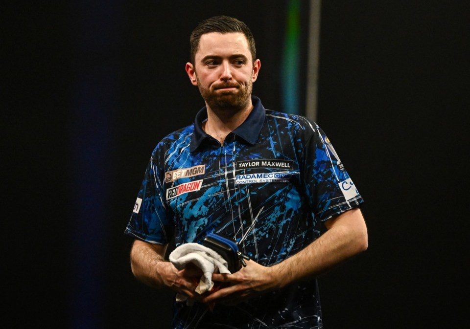 20 February 2025; Luke Humphries reacts after their defeat in their semi-final match against Gerwyn Price during night three of the BetMGM Premier League Darts at the 3 Arena in Dublin. Photo by Ben McShane/Sportsfile