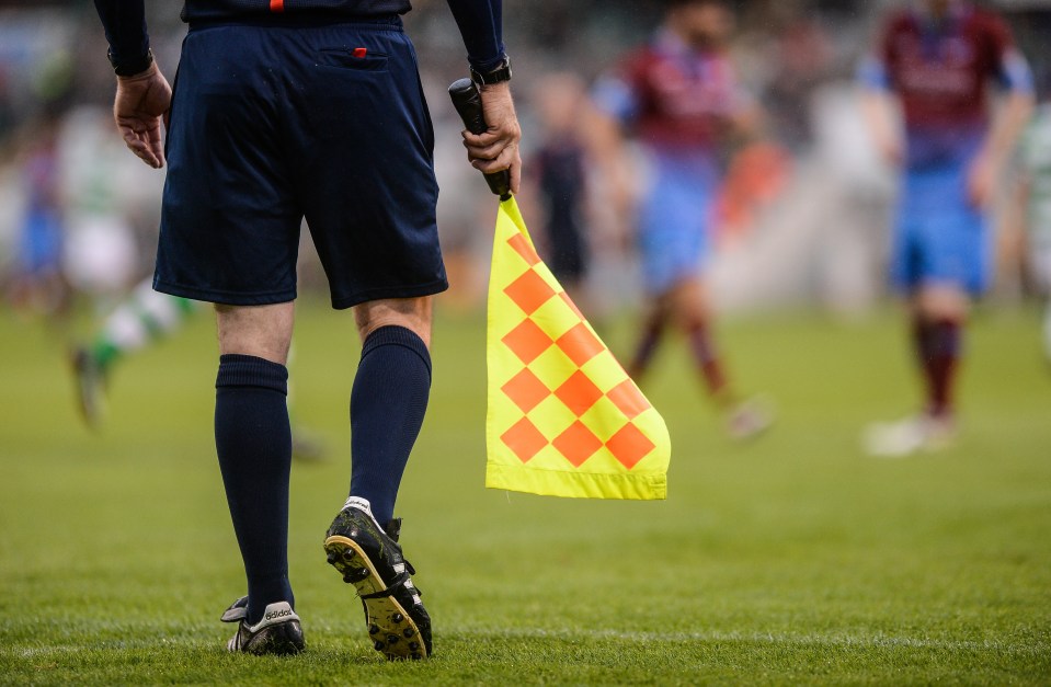 23 June 2017; A general view of an assistant referee during the SSE Airtricity League Premier Division match between Shamrock Rovers and Drogheda United at Tallaght Stadium in Tallaght, Co Dublin. Photo by Piaras ¿ M¿dheach/Sportsfile