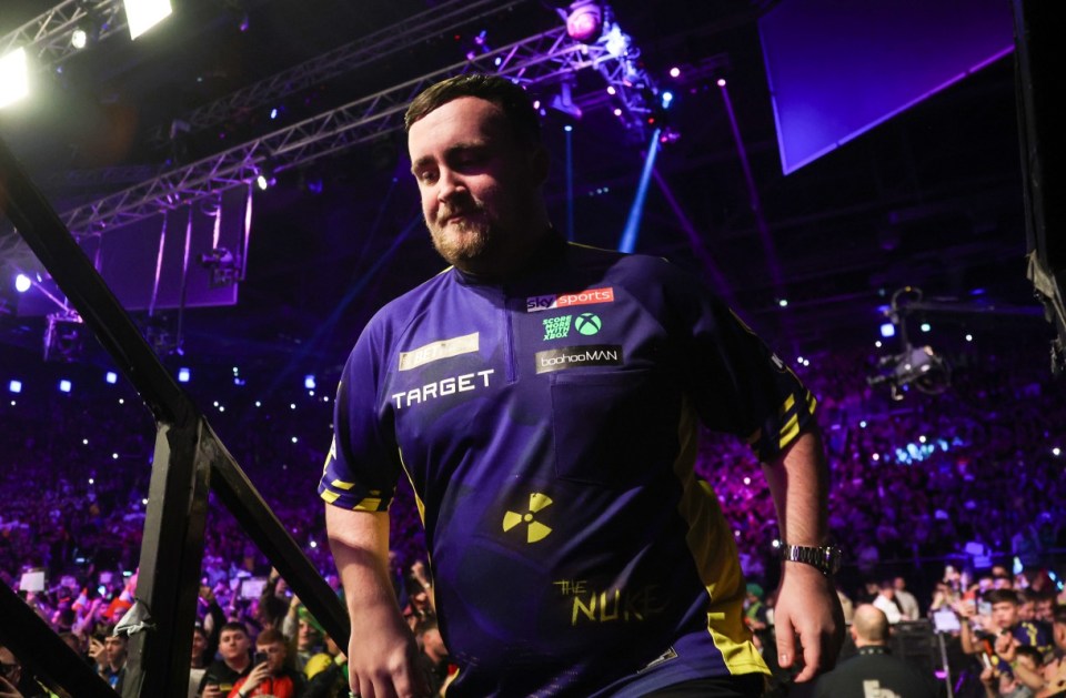 Luke Littler walking out before his match against Gerwyn Price on night three of the 2025 BetMGM Premier League at the 3Arena in Dublin, Ireland. Picture date: Thursday February 20, 2025. PA Photo. See PA story DARTS Dublin. Photo credit should read: Evan Treacy/PA Wire. RESTRICTIONS: Use subject to restrictions. Editorial use only, no commercial use without prior consent from rights holder.