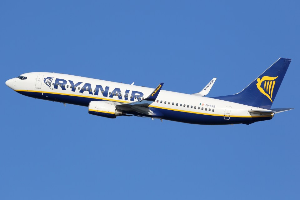 Ryanair Boeing 737-800 taking off.