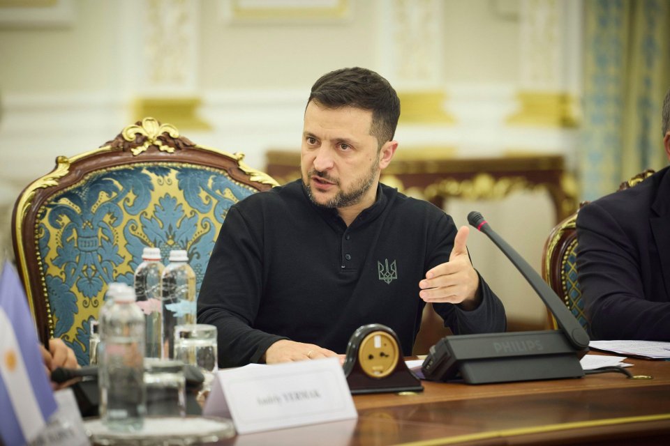 Volodymyr Zelenskyy addressing Latin American parliamentarians.