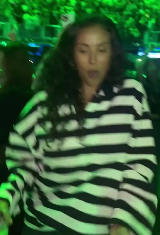 Maya Jama twerking at an Usher concert.