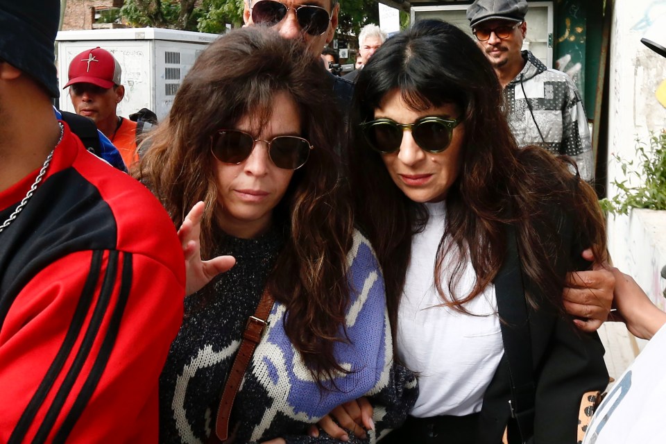 Dalma and Gianinna Maradona, daughters of Diego Maradona, arriving at a courthouse.