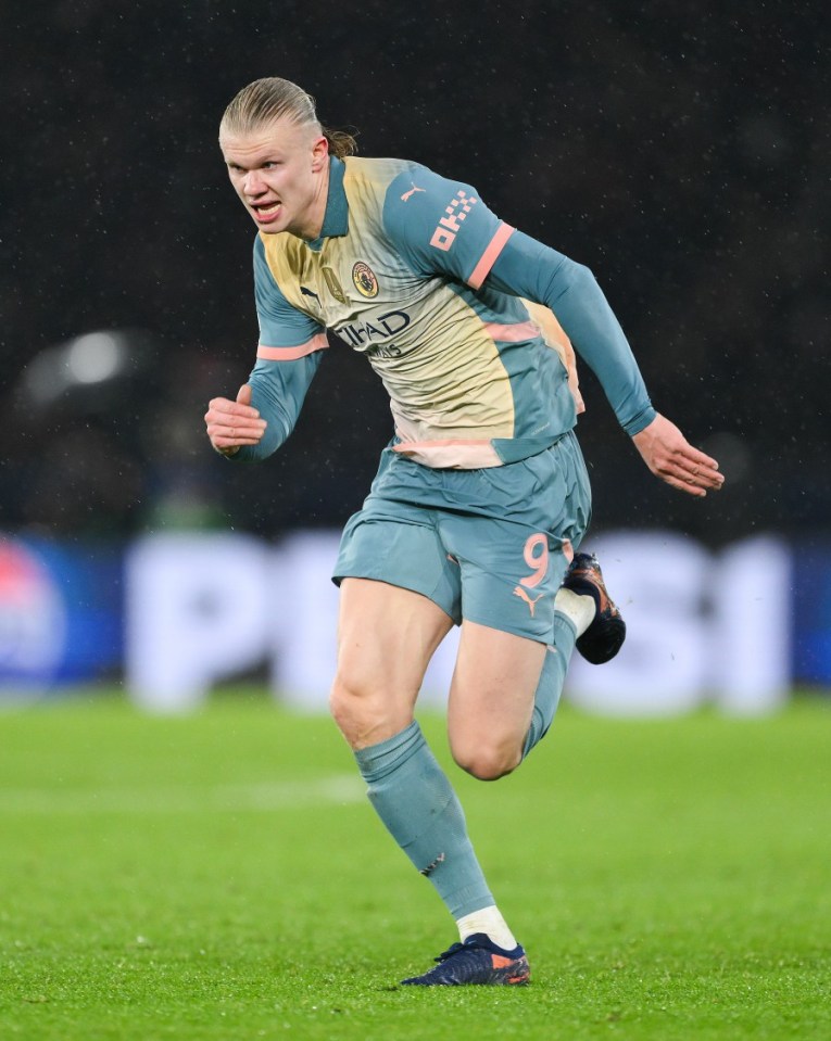 PARIS, FRANCE - JANUARY 22: Erling Haaland of Paris Saint-Germain runs for the ball during the UEFA Champions League 2024/25 League Phase MD7 match between Paris Saint-Germain and Manchester City at Parc des Princes on January 22, 2025 in Paris, France. (Photo by David Ramos - UEFA/UEFA via Getty Images)
