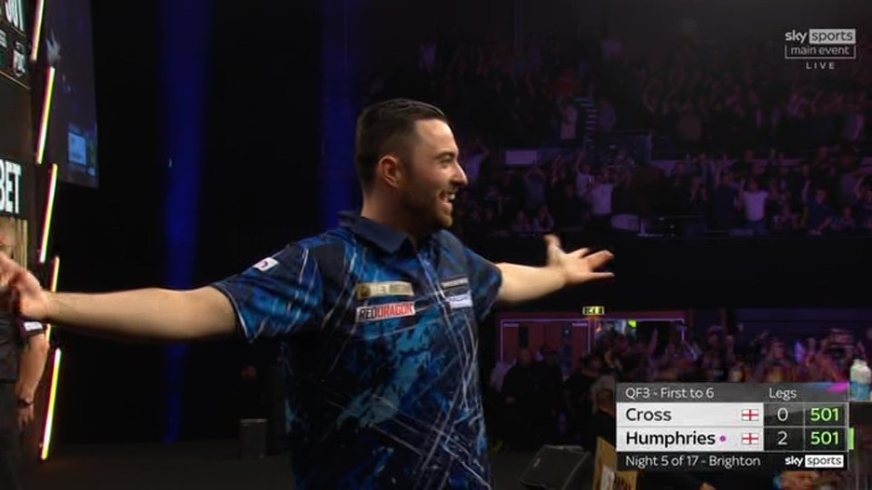 Luke Humphries grabs