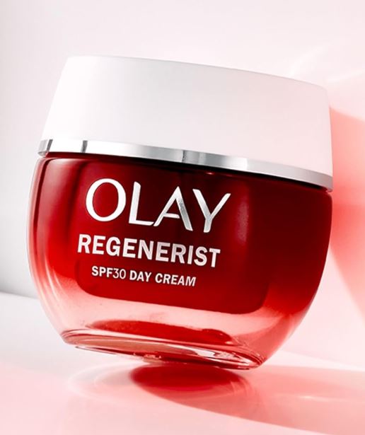 Olay Regenerist SPF30 Day Cream jar.