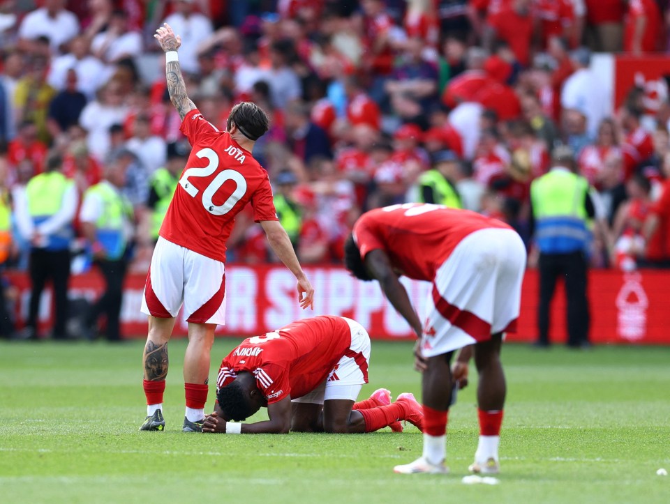 Nottingham Forest's Taiwo Awoniyi reacts to an injury during a match.