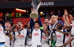 Reaction as scrappy Johnson goal gives Spurs first trophy in 17 years