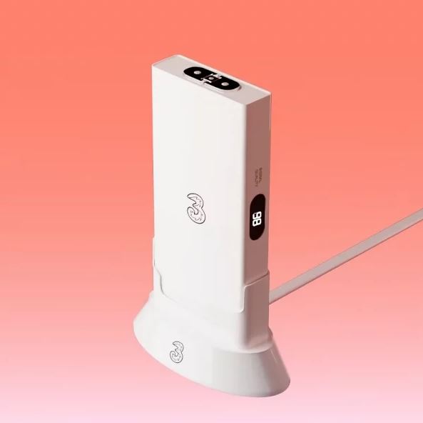 White 3 broadband router with 88% battery indicator.