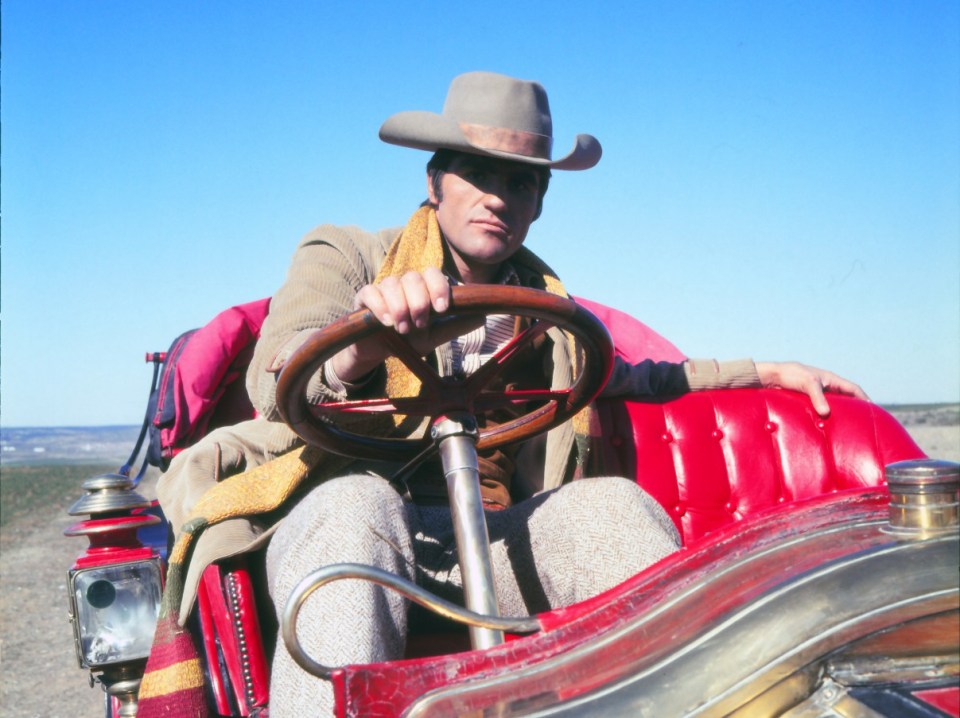 Italian boxer and actor Nino Benvenuti driving a car while shooting Vivos o preferiblemente muertos, Madrid, Spain, 1969 (Photo by Gianni Ferrari/Cover/Getty Images)