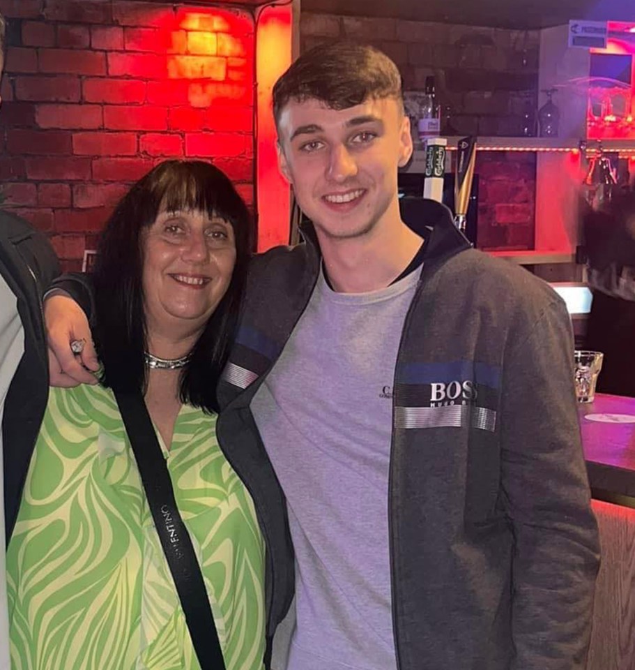 Photo of Jay Slater and his mother, Debbie Duncan.