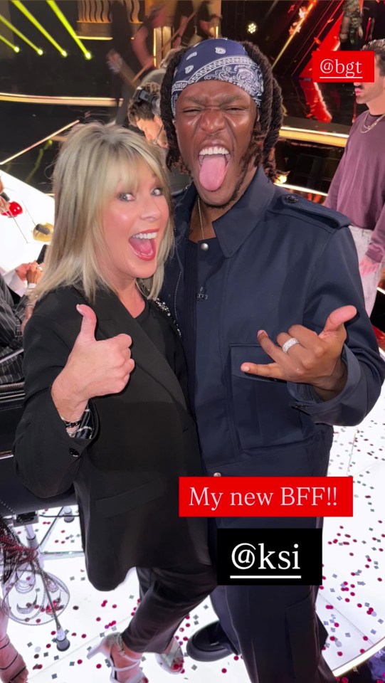Ruth Langsford and KSI posing together.